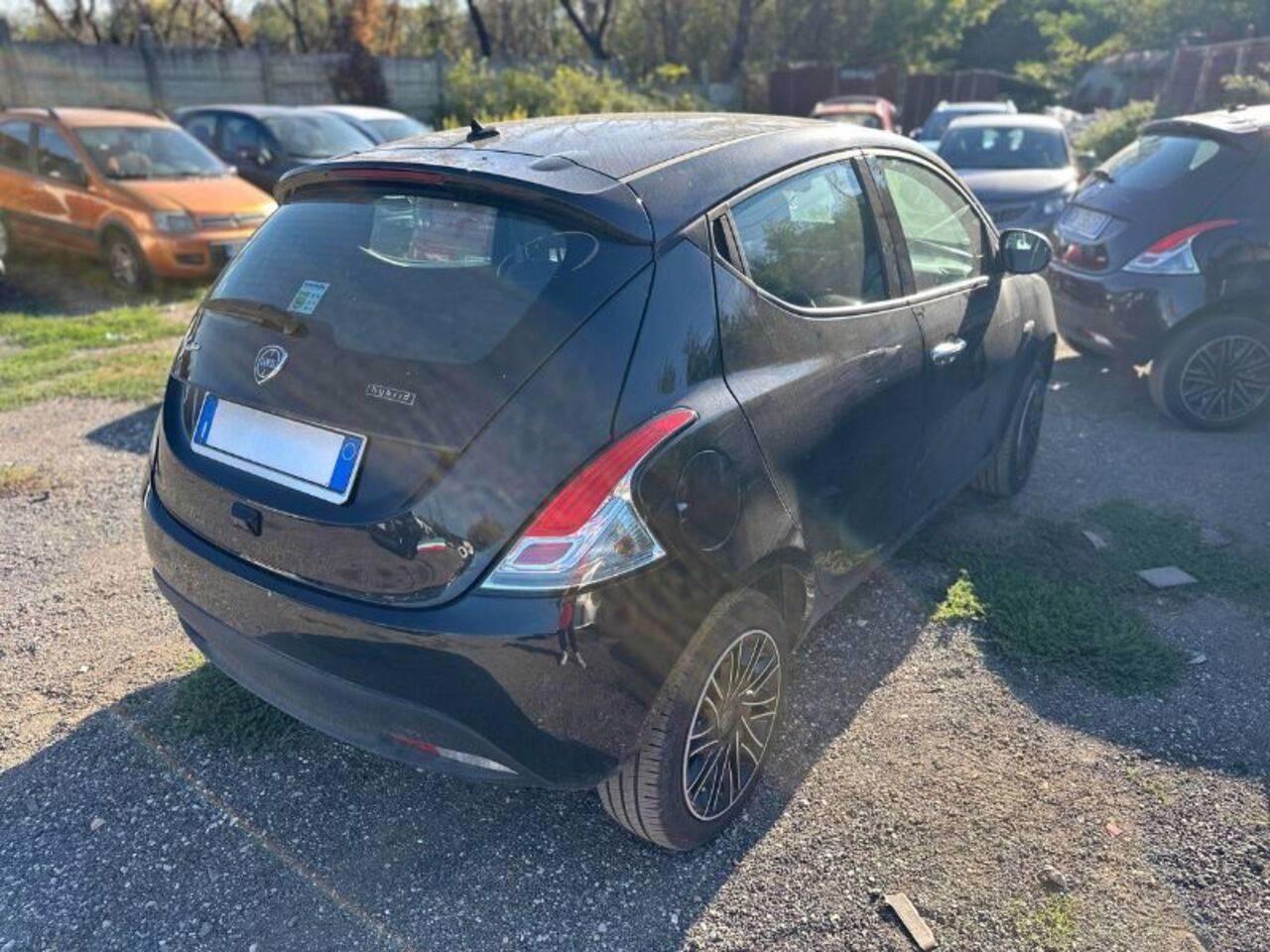 LANCIA Ypsilon III 2021 - Ypsilon 1.0 firefly hybrid Gold s&s 70cv
