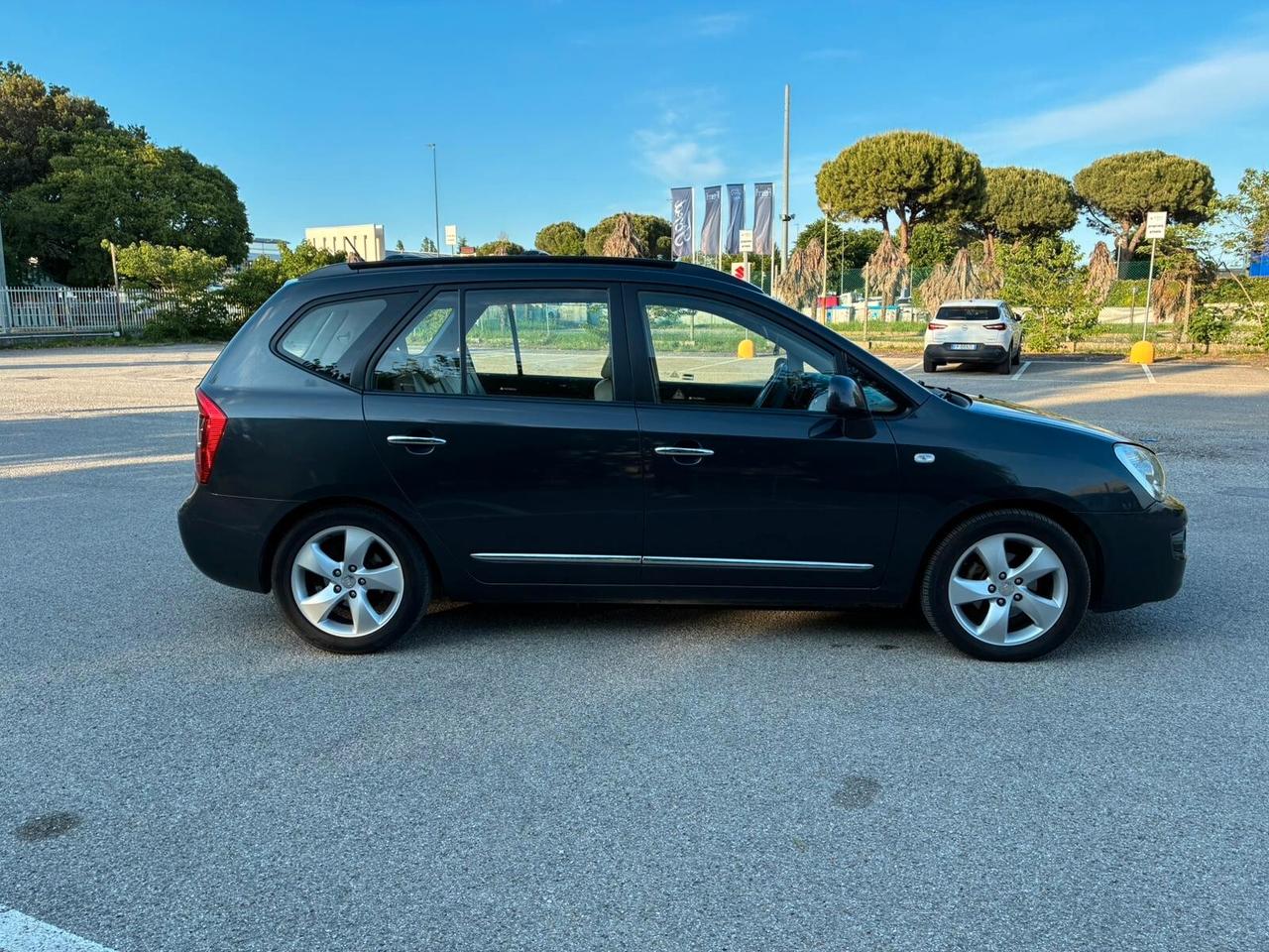 Kia Carens 2.0 16V CRDi VGT LX Family