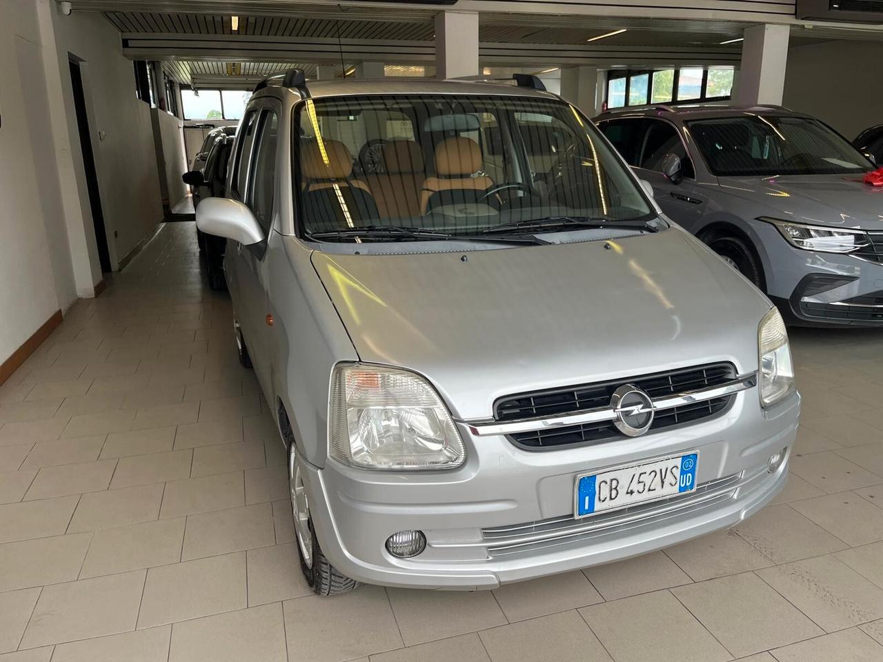 Opel Agila 1.2 16V Comfort