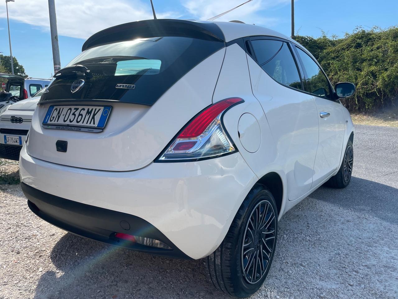 Lancia Ypsilon 1.0 Hybrid Alberta Ferretti !!19000KM!!