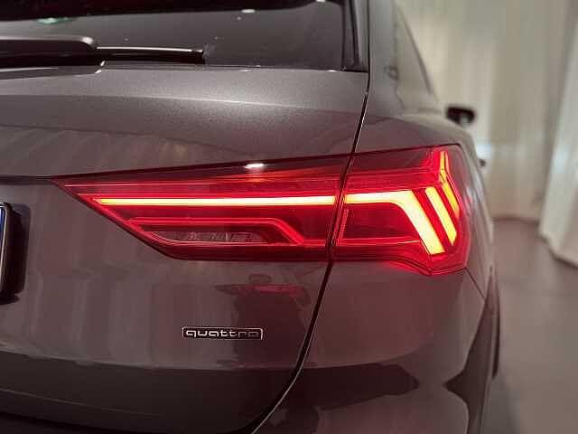Audi Q3 40 TDI quattro S tronic Identity Black