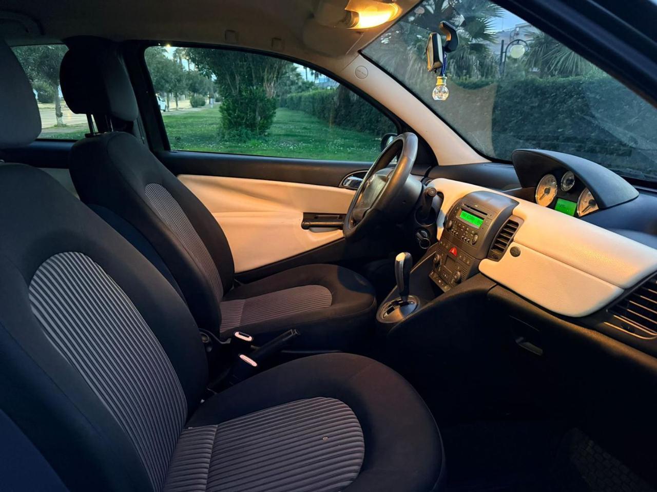 Lancia Ypsilon 3 Porte Ypsilon 1.3 mjt Oro 100 dfn