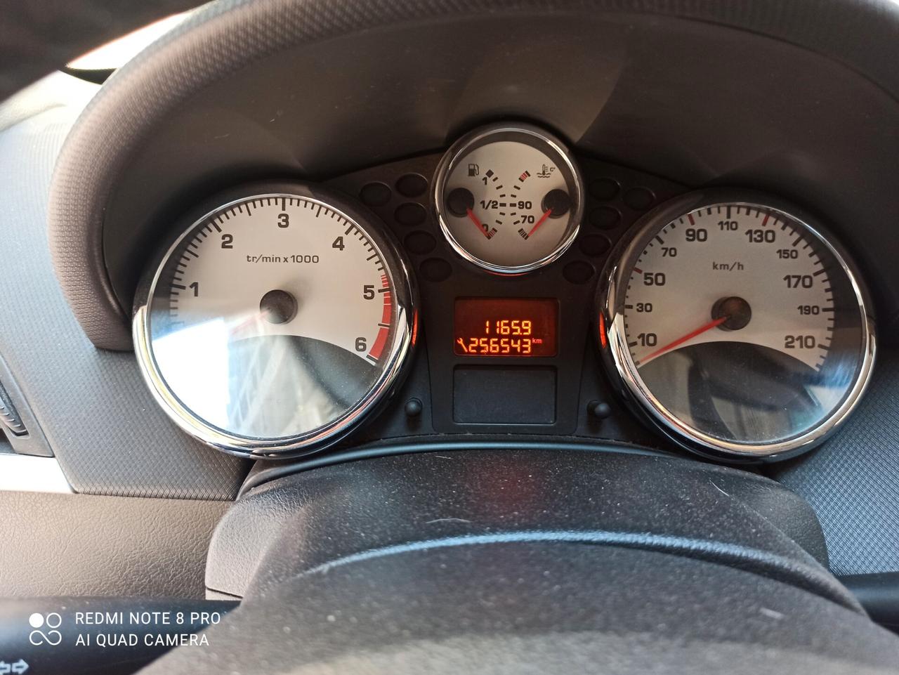 Peugeot 207 1.6 8V HDi 93CV SW Ciel Allure