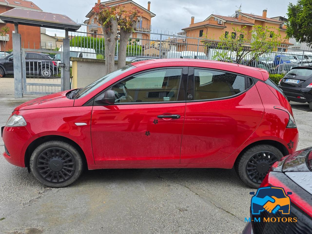 Lancia Ypsilon 5 Porte Ypsilon 1.0 firefly hybrid Silver s&s 70cv