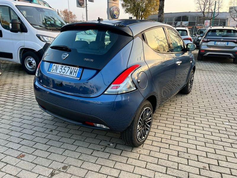 Lancia Ypsilon 1.0 FireFly 5 porte S&S Hybryd Gold