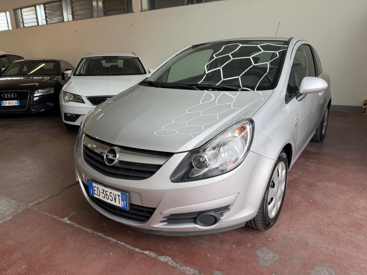 Opel Corsa 1.2 Benzina km 110.000 Neopatentato