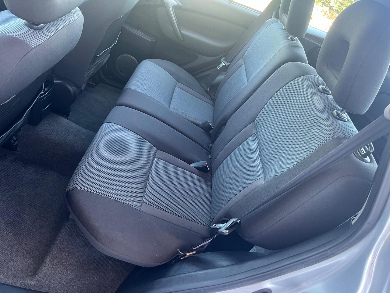 Toyota RAV 4 RAV4 2.0 Tdi D-4D cat 5 porte Sol