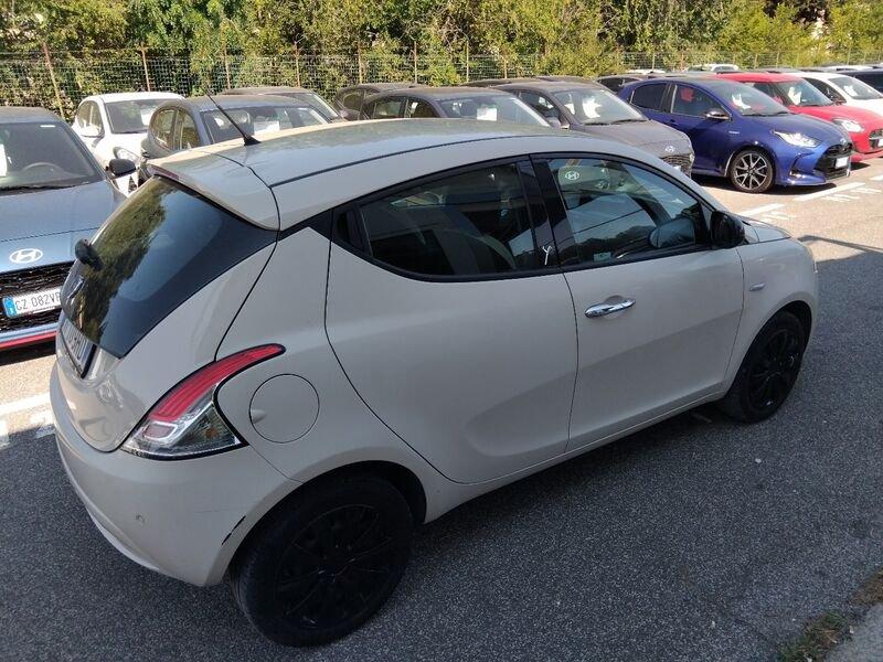 Lancia Ypsilon III 2015 1.2 Gold 69cv my16