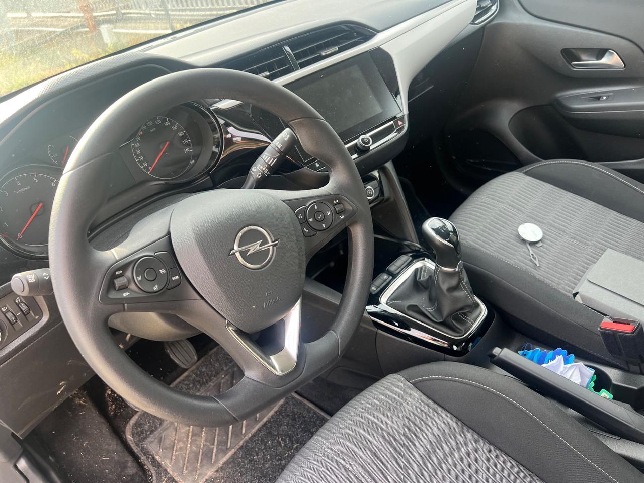 Opel Corsa 1.2 Edition. 1600 km!!!!!