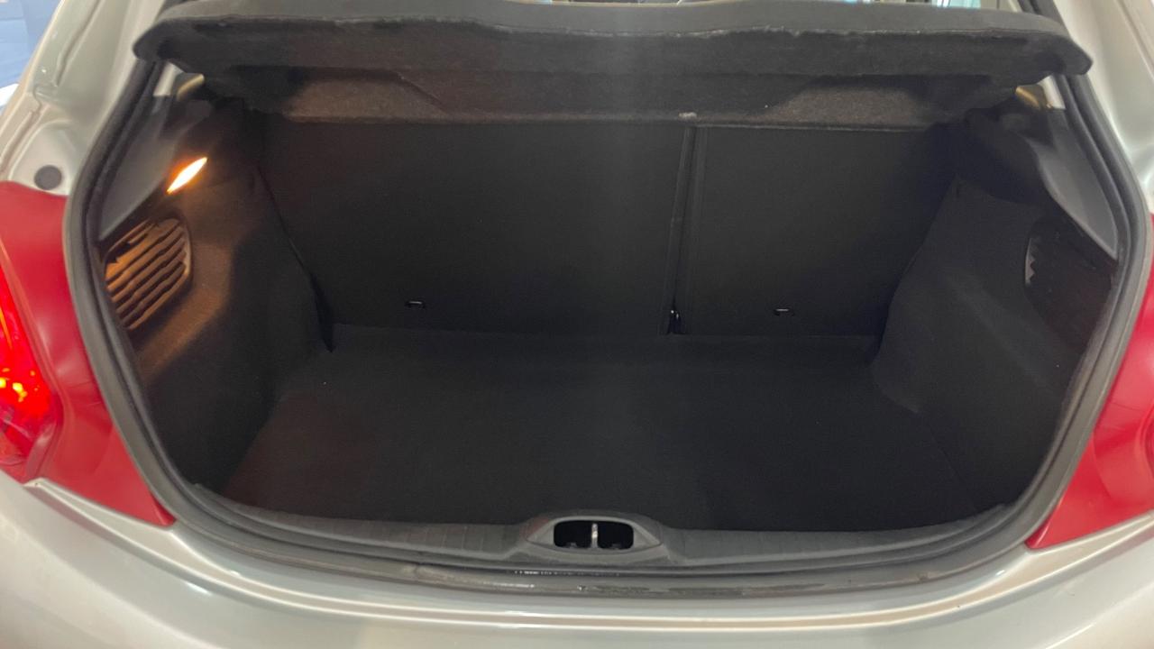 Peugeot 208 1.4 HDi 68 CV 5 porte Active