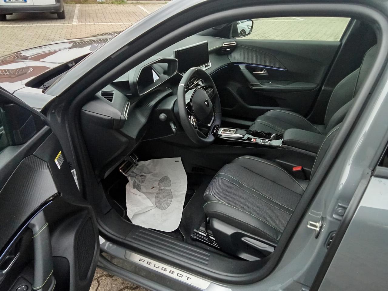 Peugeot 2008 Hybrid 145 e-DCS6 GT