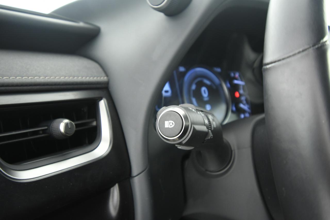 LEXUS UX 250h 2.0 Business 2wd cvt CAMERA+ACC+APP CONNECT