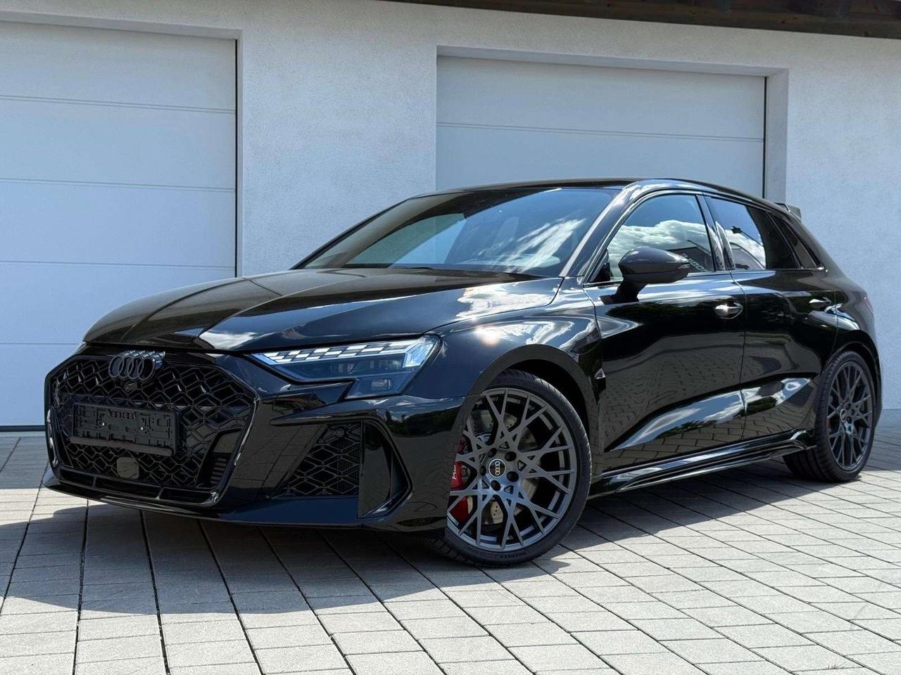 Audi RS3 RS3 Sportback 2.5 tfsi quattro PANO/360°/CARBON