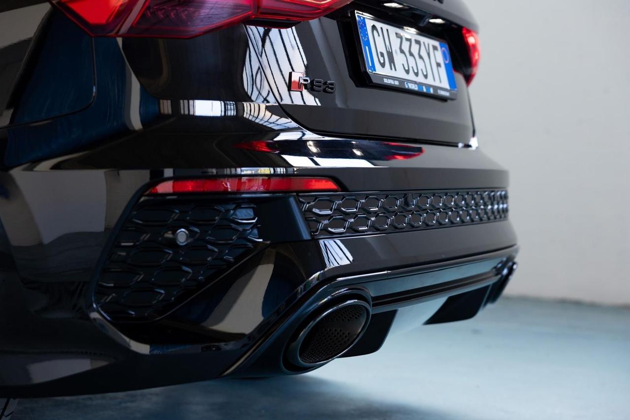 Audi RS3 Sportback 2.5 tfsi quattro s-tronic 400cv black edition