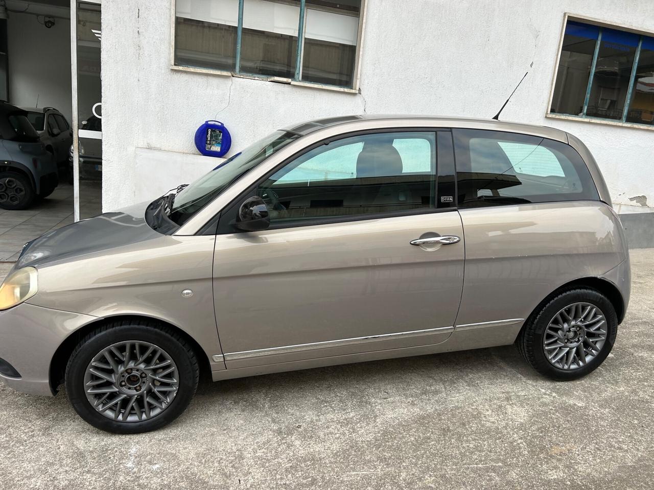 Lancia Ypsilon 1.3 MJ DIESEL NEOPATENTATI!!!!!!