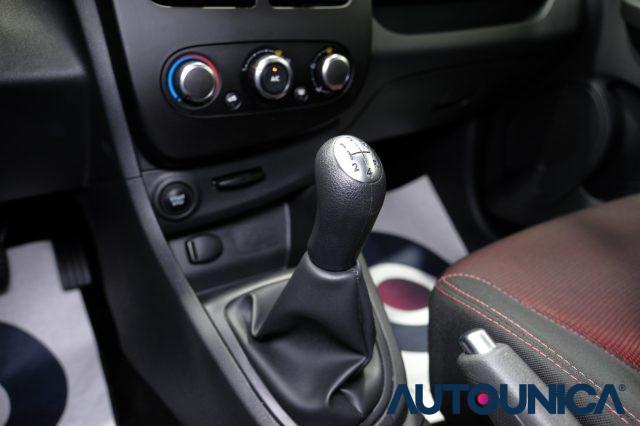 RENAULT Clio 1.2 75 CV 5 PORTE LIFE NEOPATENTATI
