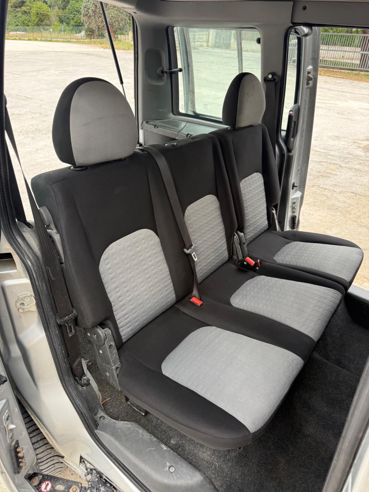 Fiat doblo 5 posti 1.9 JTD neopatentati