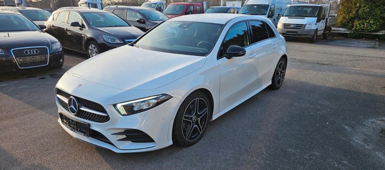 Mercedes-benz A 180d Automatic Premium AMG Line Pack night