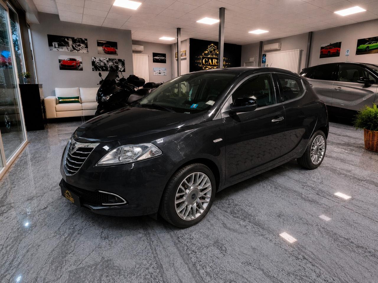 Lancia Ypsilon 0.9 TwinAir 85 CV 5 porte Metano Ecochic Gold