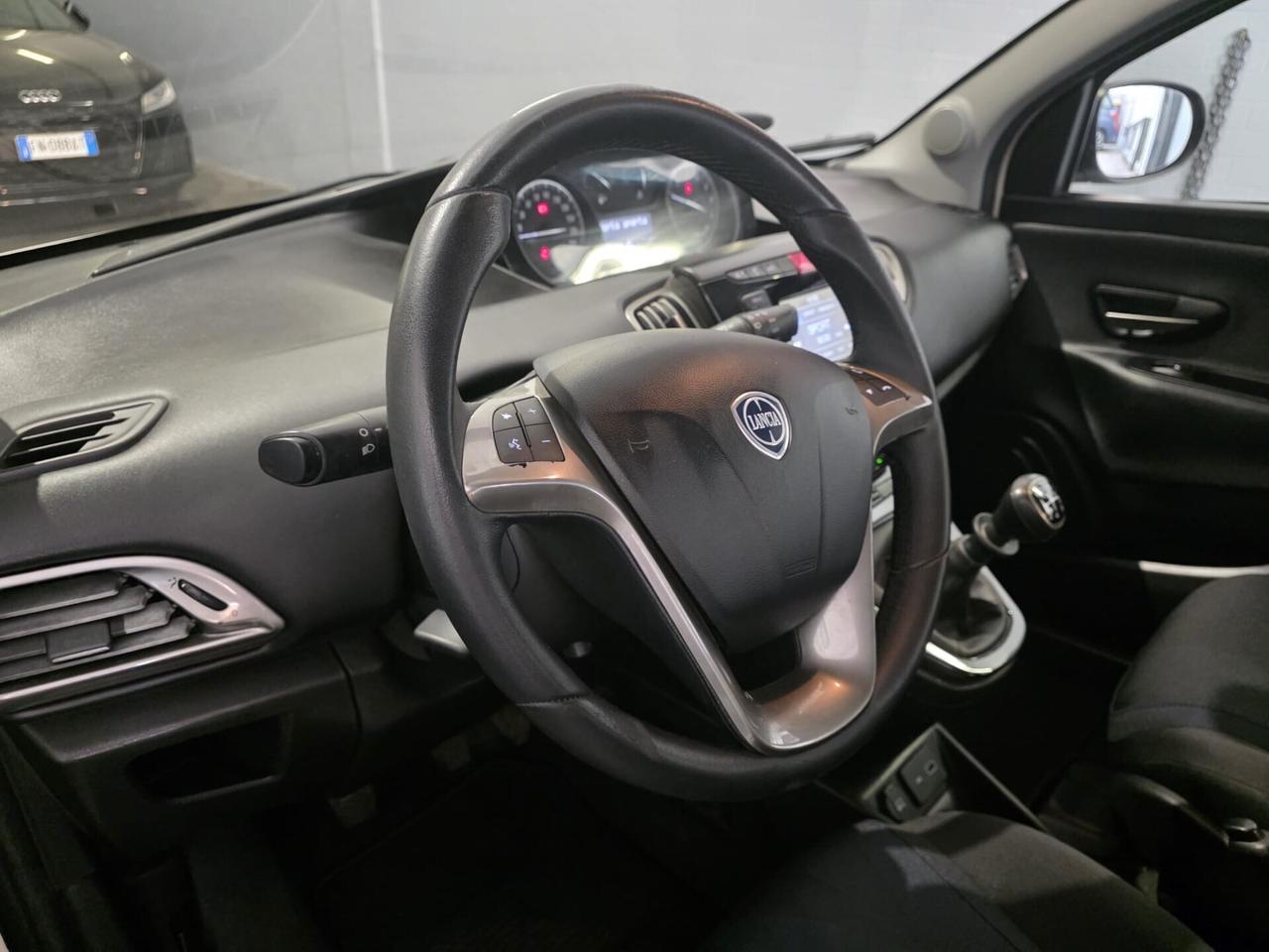 Lancia Ypsilon 1.2 69 CV unico proprietario