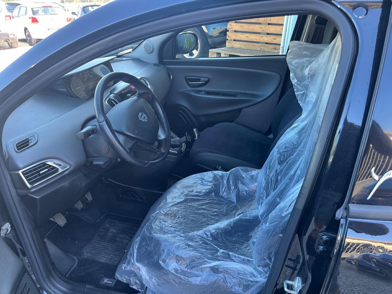 Lancia Ypsilon 1.2 69 CV 5 porte Gold