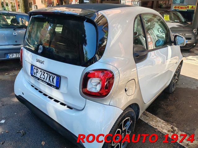 SMART ForTwo 70 1.0 twinamic " navi + int. in pelle "