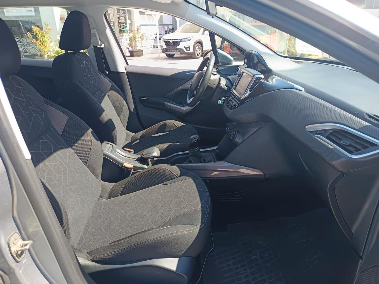Peugeot 2008 PureTech 82 Allure Tua a 119€/mese