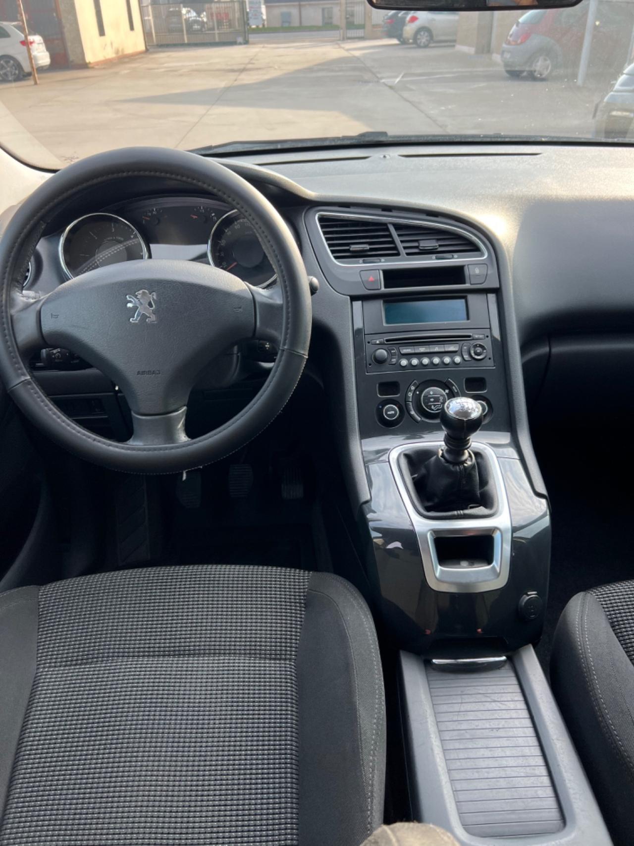 Peugeot 5008 1.6 HDi 112CV Premium