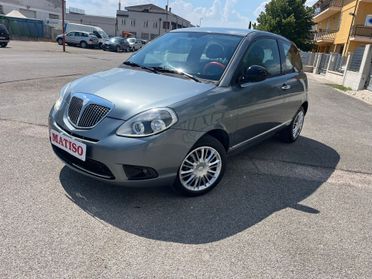 Lancia Ypsilon 1.3 MJT 75 CV Unyca