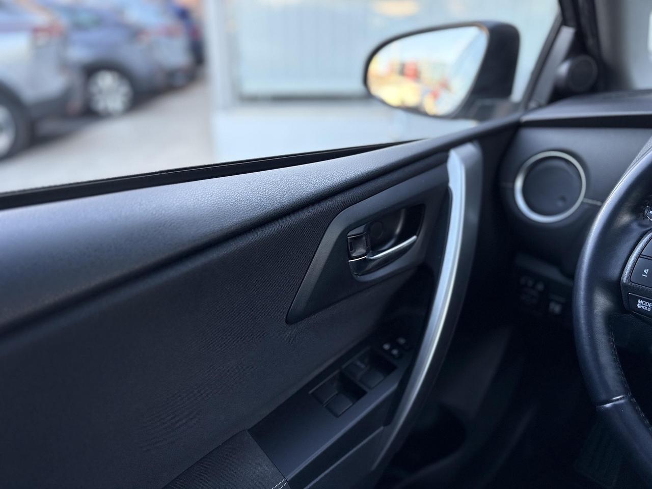 Toyota Auris 1.8 Hybrid 99CV E5 Neo - 2014