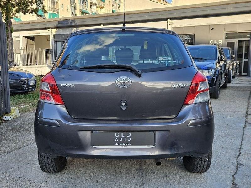 Toyota Yaris Yaris 5p 1.3 Sol my10