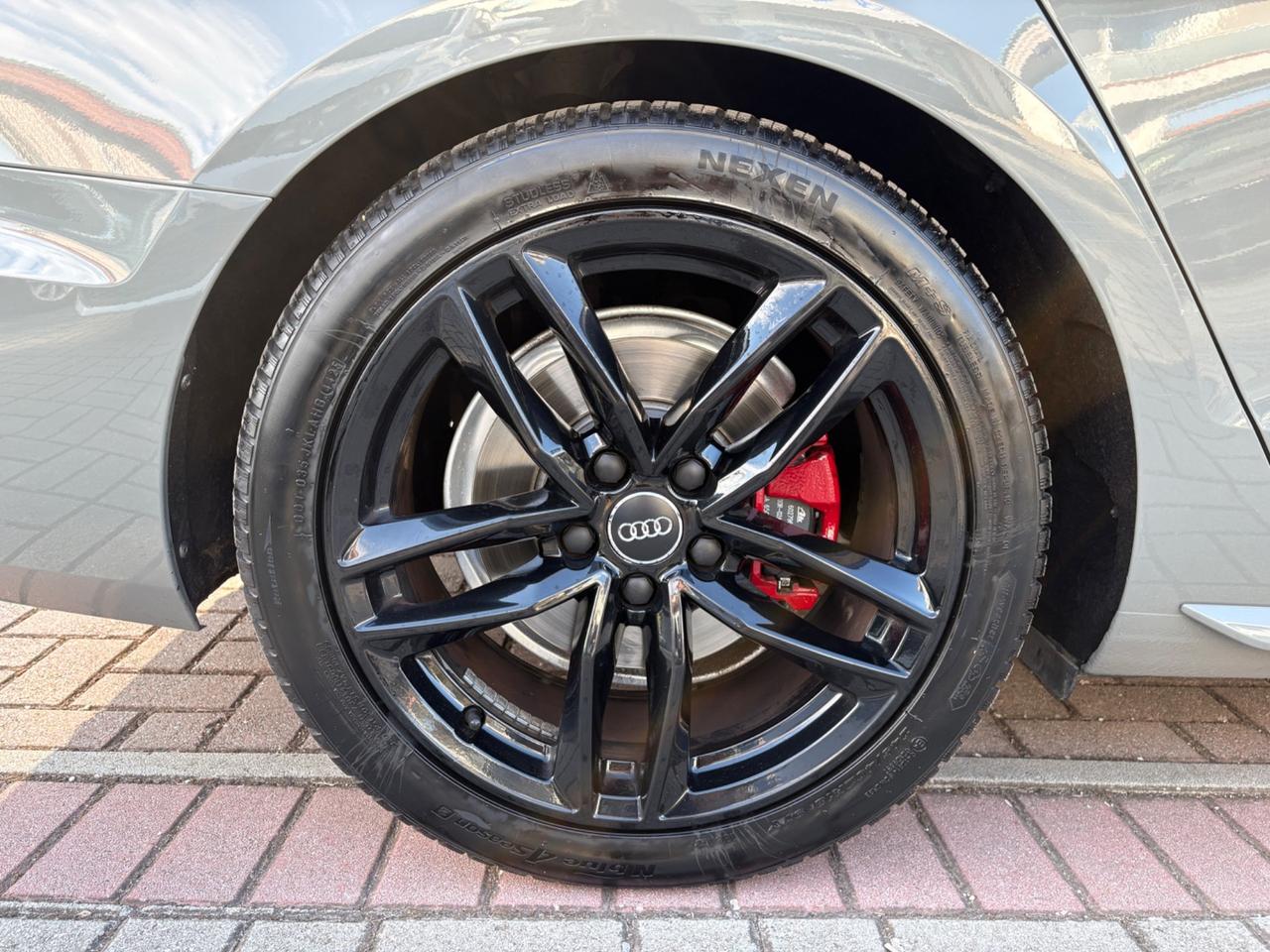 Audi A4 Avant 40 TDI quattro S tronic S-Line