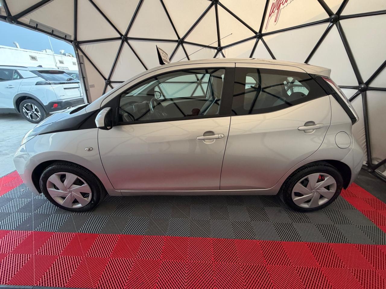 Toyota Aygo 1.0 VVT-i 69 CV 5 porte x-wave
