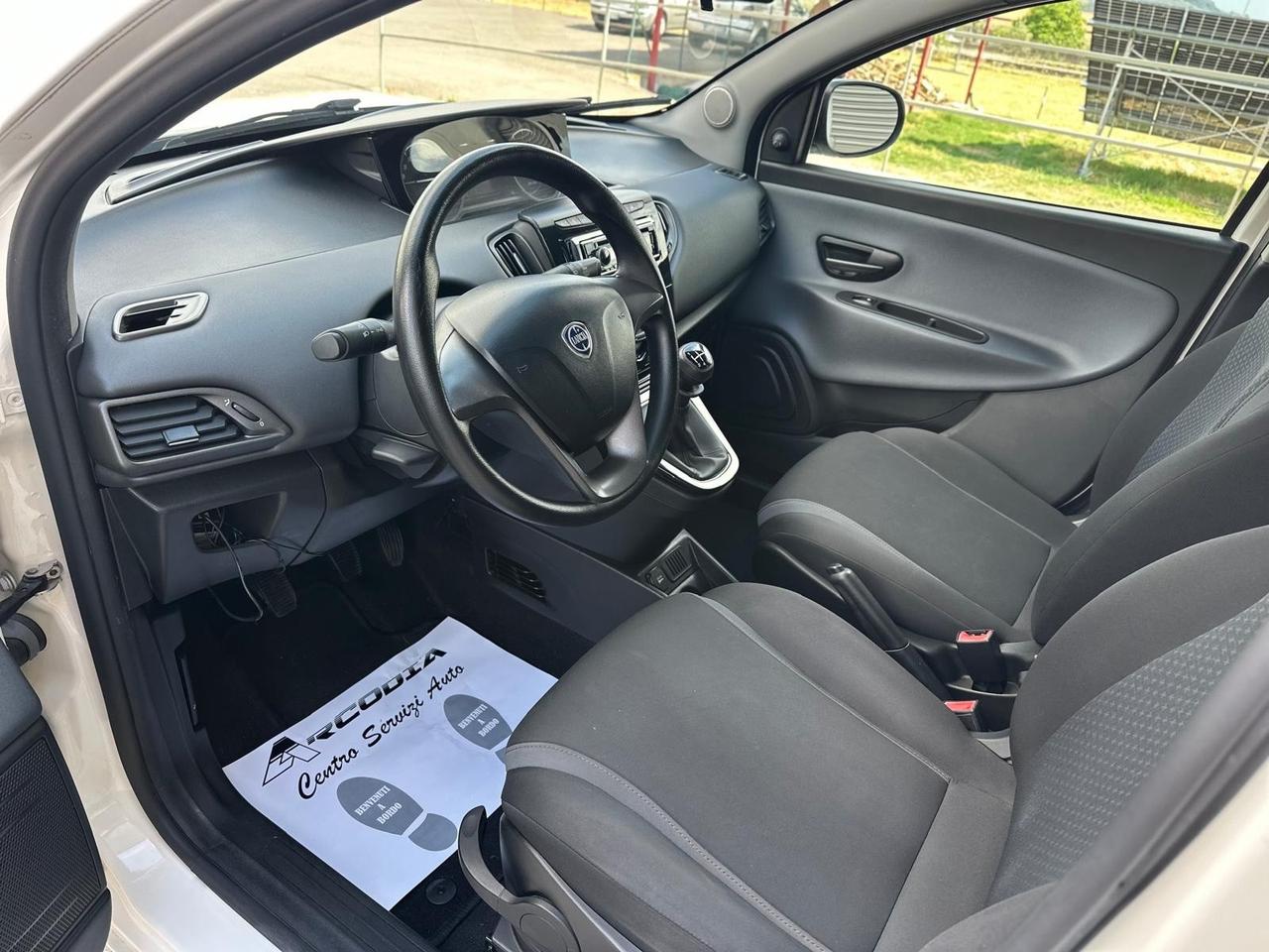 Lancia Ypsilon 1.2 69 CV 5 porte Platinum