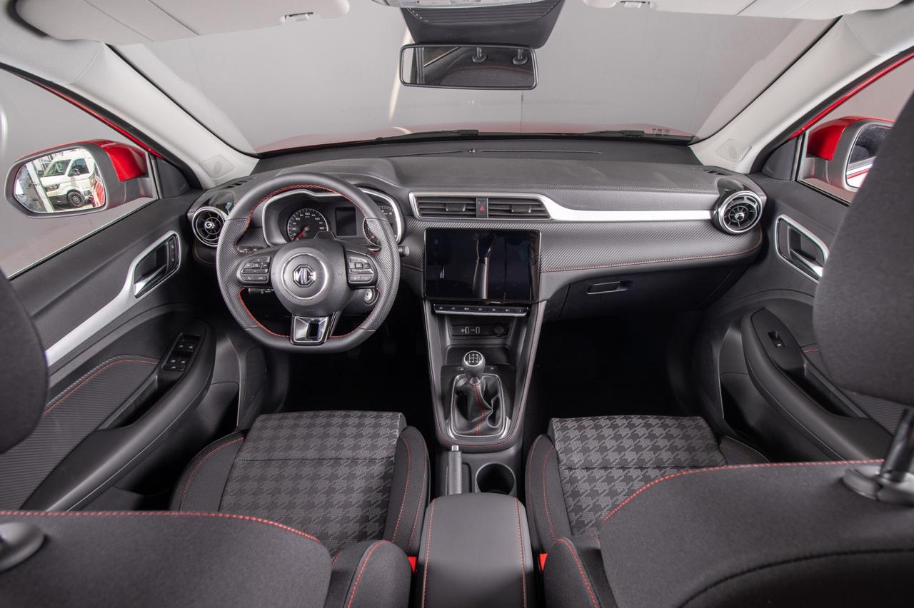Mg ZS 1.5 Classic Comfort 106cv -km 0-