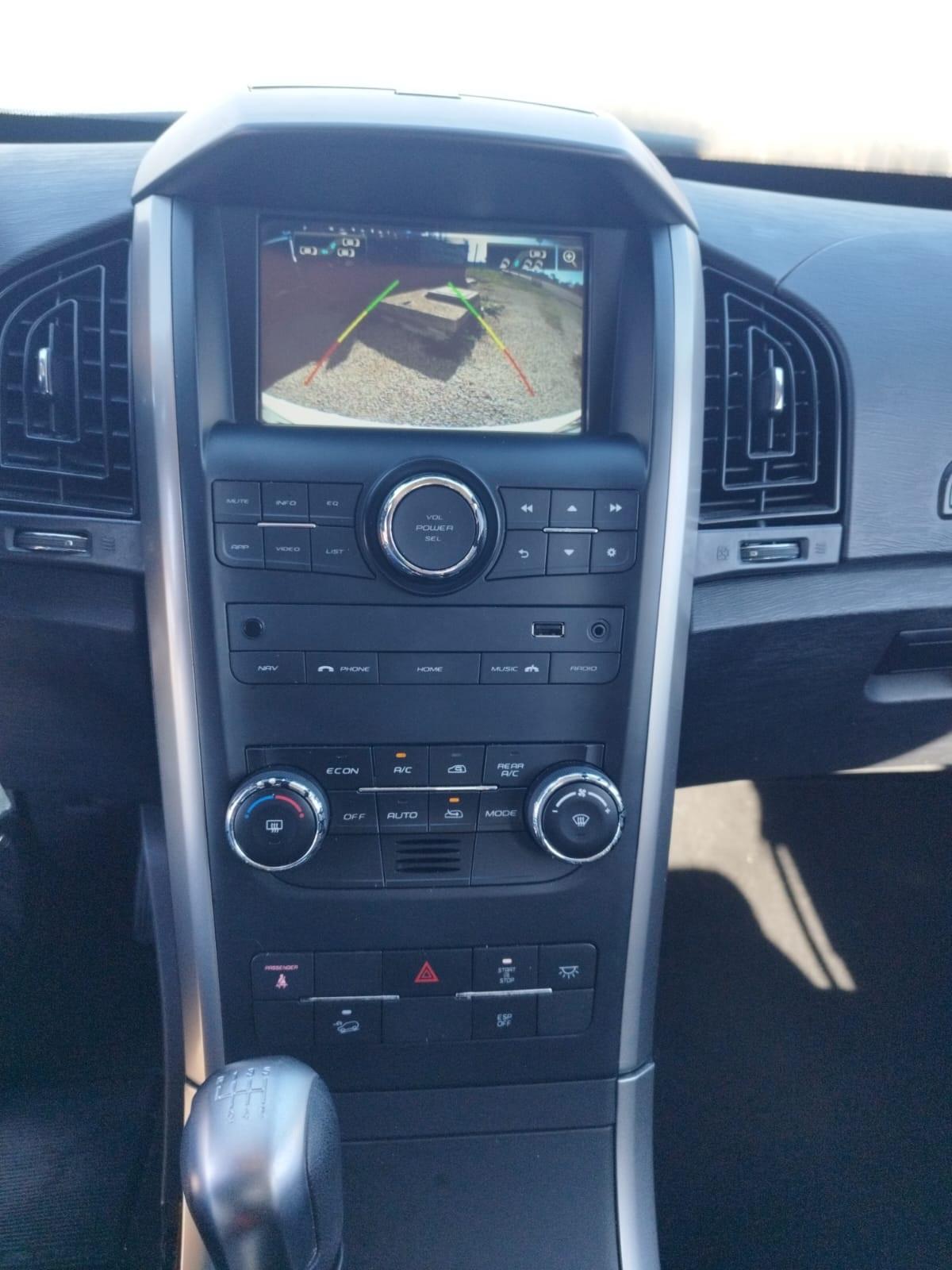 Mahindra XUV500 2.2 16V AWD W8