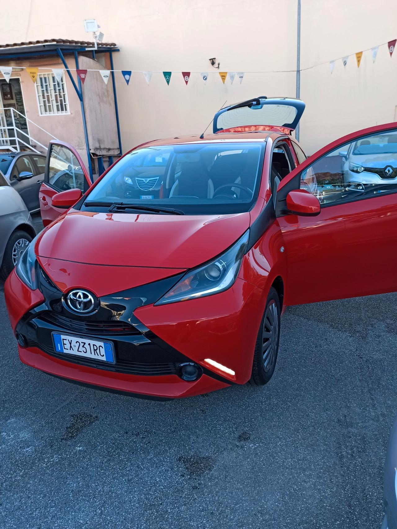 Toyota Aygo 1.0 VVT-i 69 CV 3 porte x-clusiv