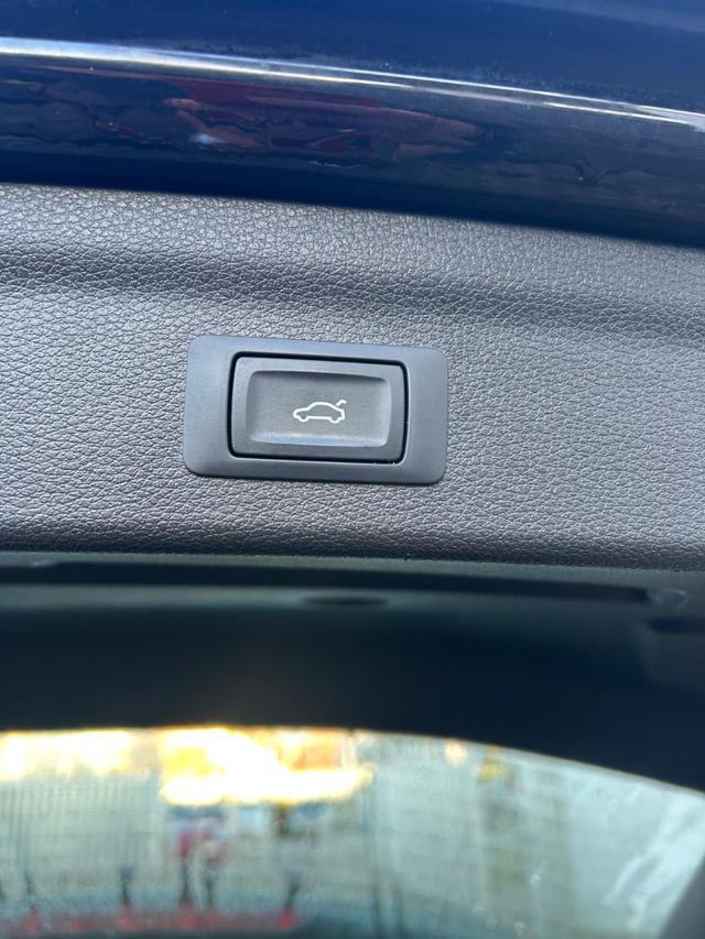 AUDI Q3 35 TDI quattro S tronic Business