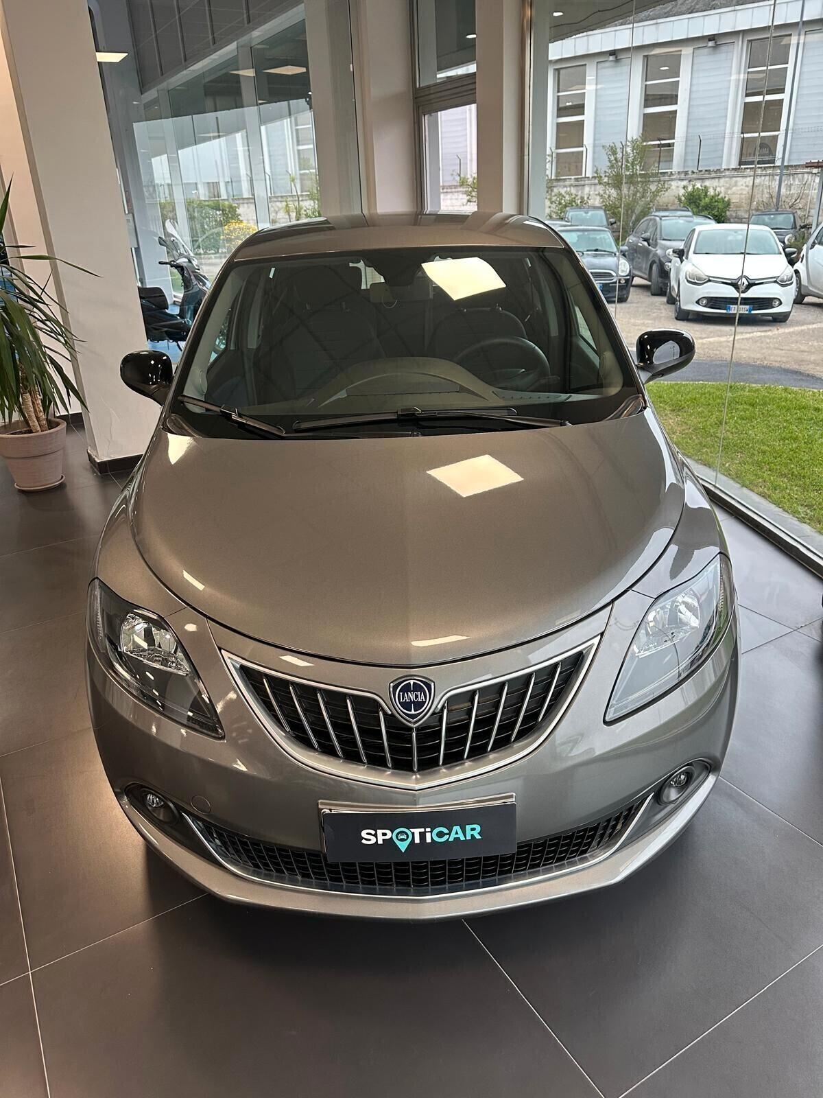 Lancia Ypsilon 1.0 FireFly 5 porte S&S Hybrid Platino