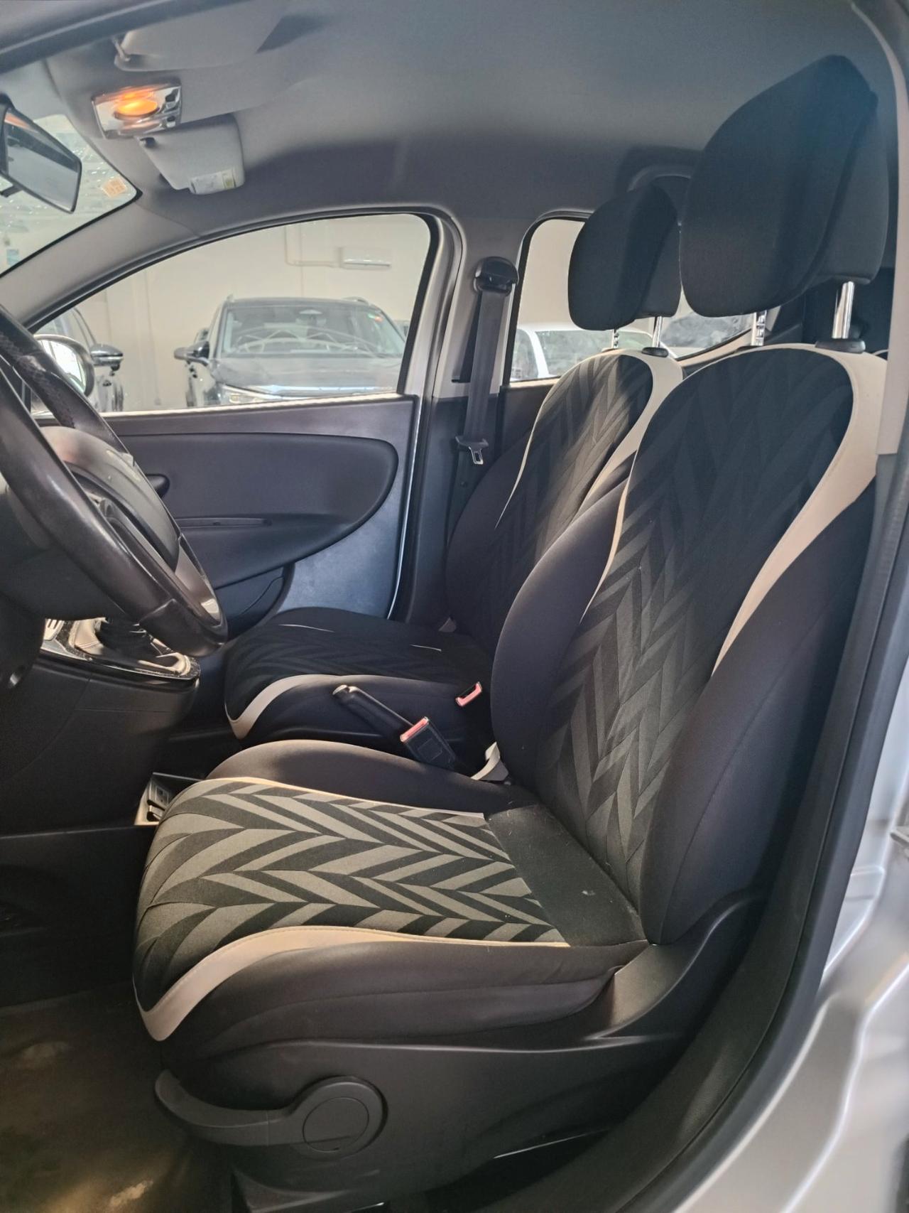 Lancia Ypsilon 5 Porte Ypsilon 1.2 Gold 69cv