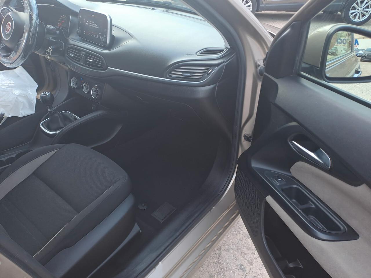 Fiat Tipo 1.6 Mjt S&S 5 porte Easy Business