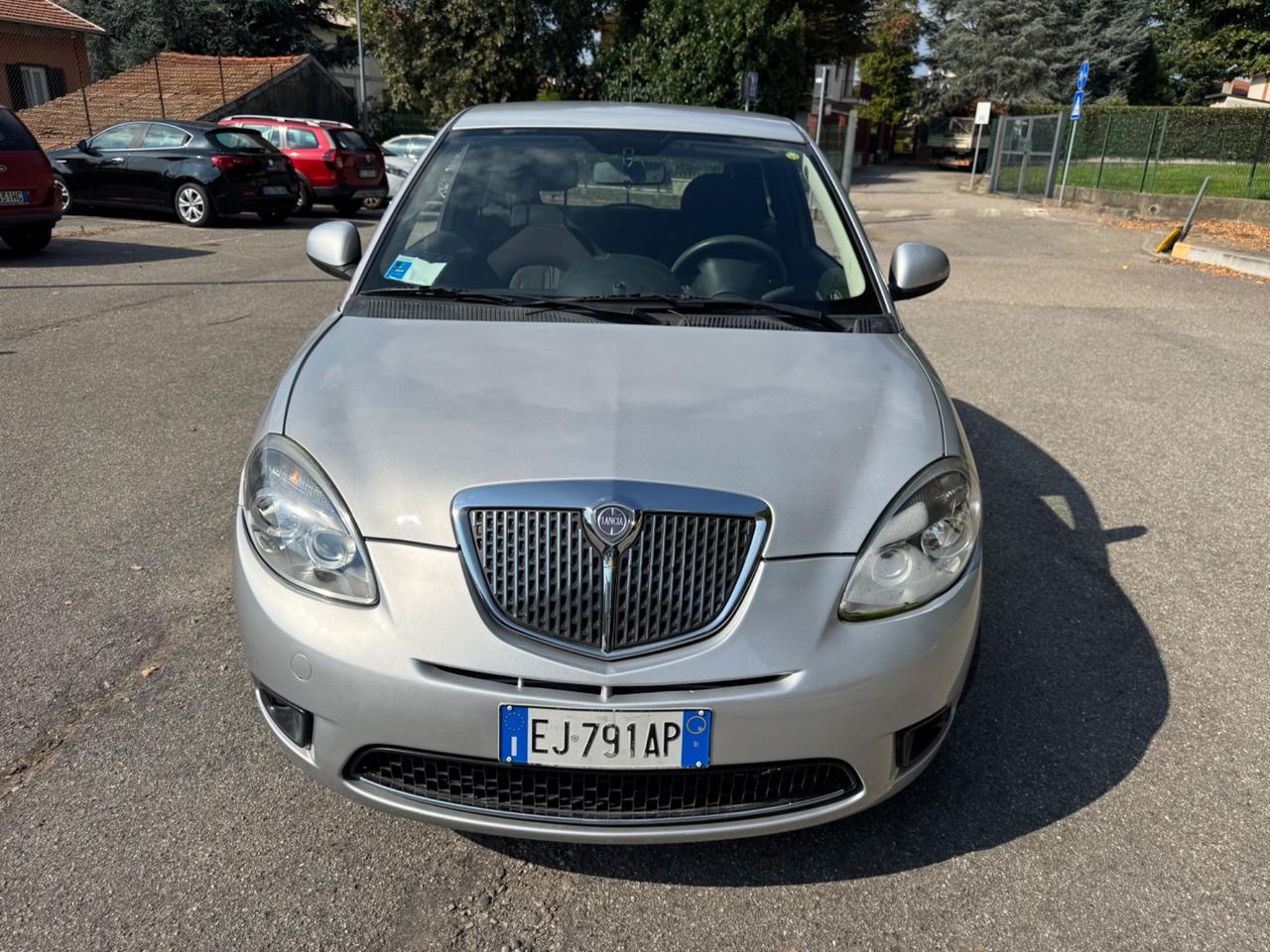 Lancia Ypsilon 1.2 69 CV Unyca