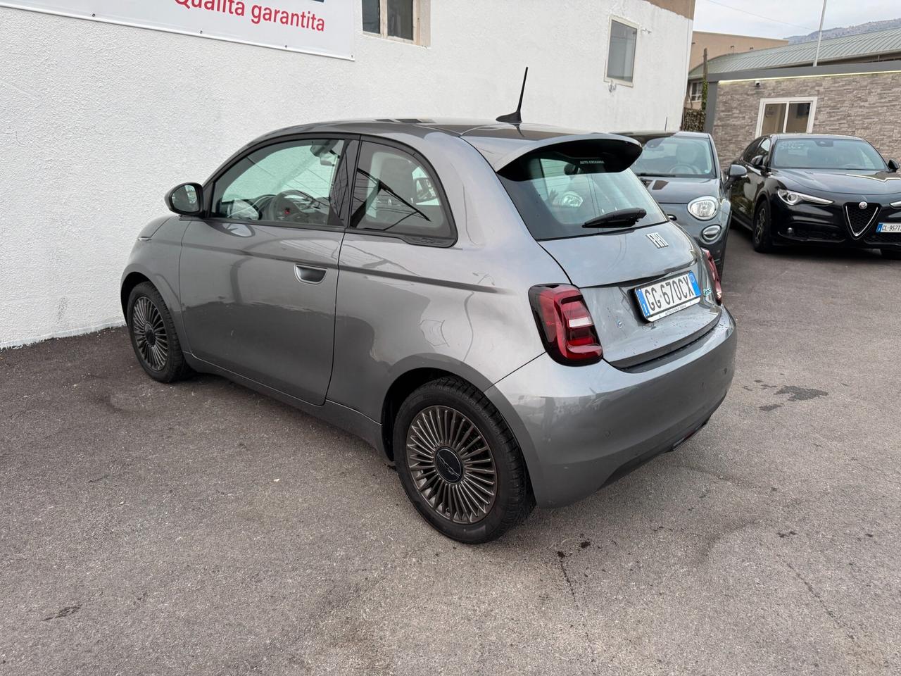Fiat 500 500e Berlina 23,8 kWh Action