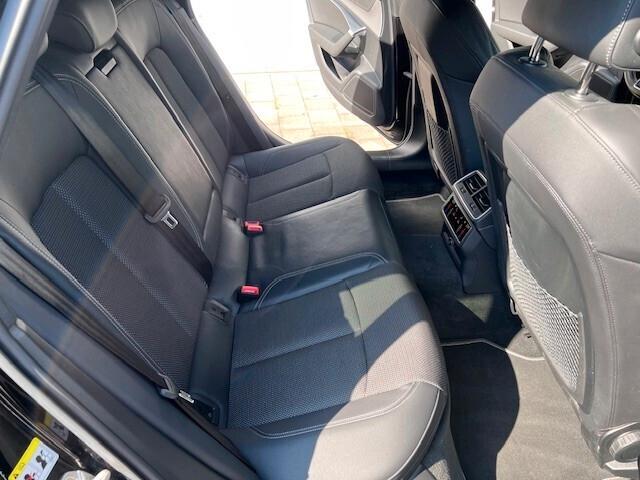 Audi A6 Avant 40 2.0 TDI S-LINE QUATTRO