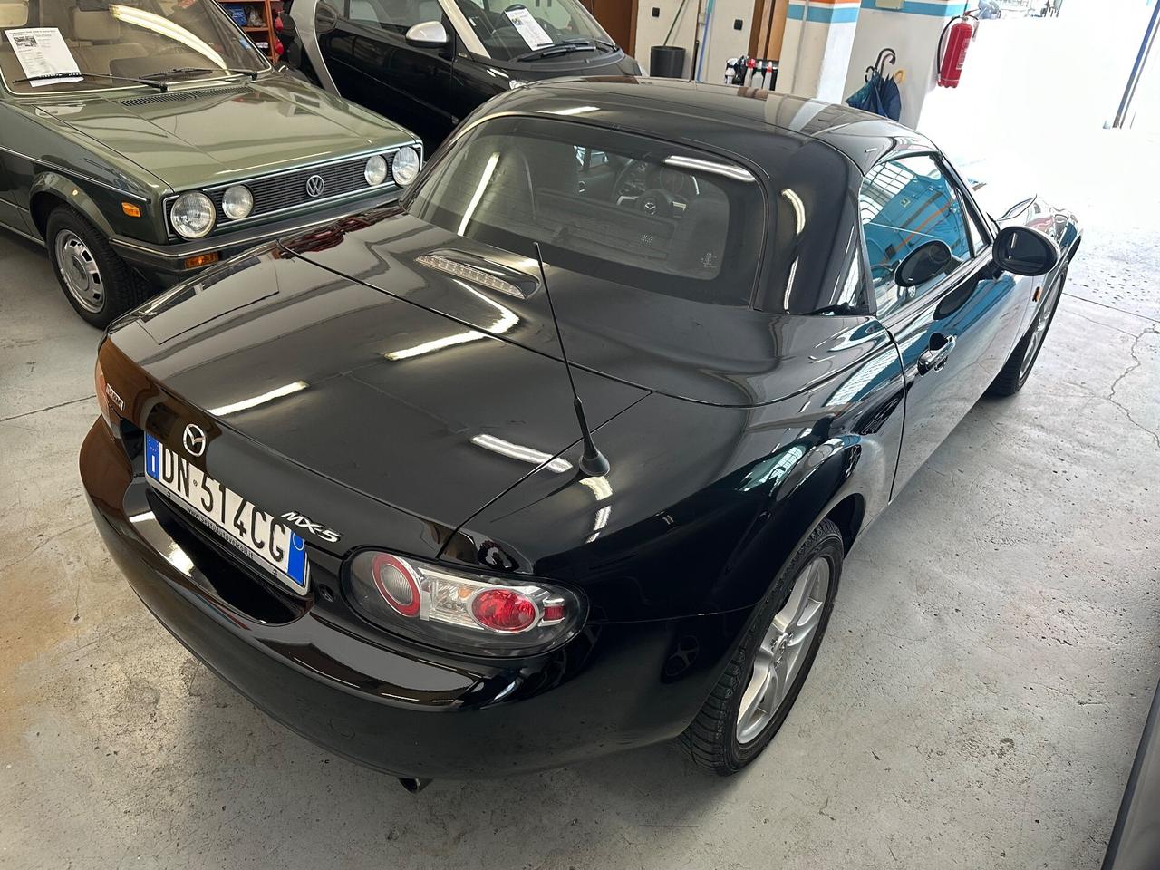 Mazda MX-5 Roadster Coupé 1.8L Wind