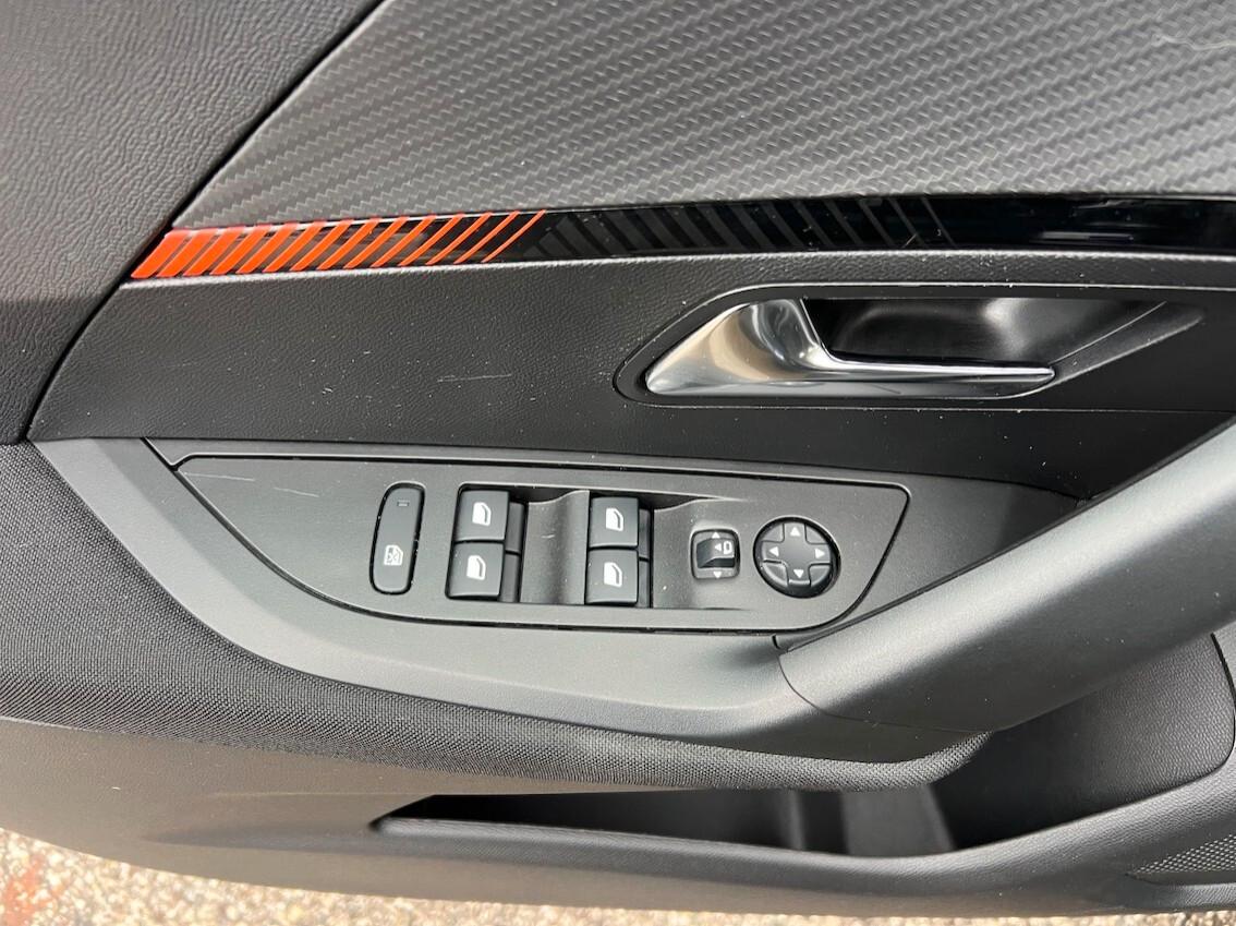 Peugeot 2008 1.2 puretech Active Pack s - NEOPATENTATI