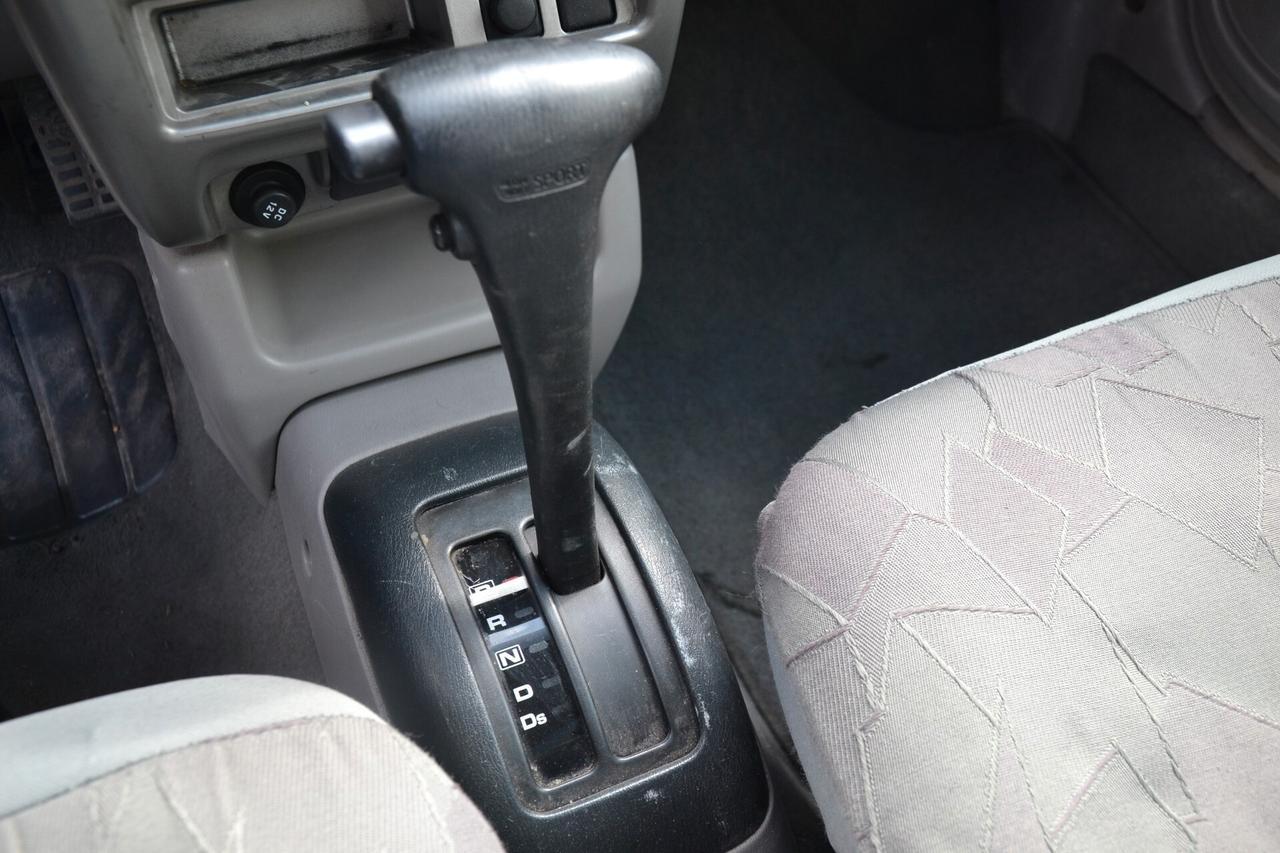 Nissan Micra 1.4i 16V cat 5 porte Matic