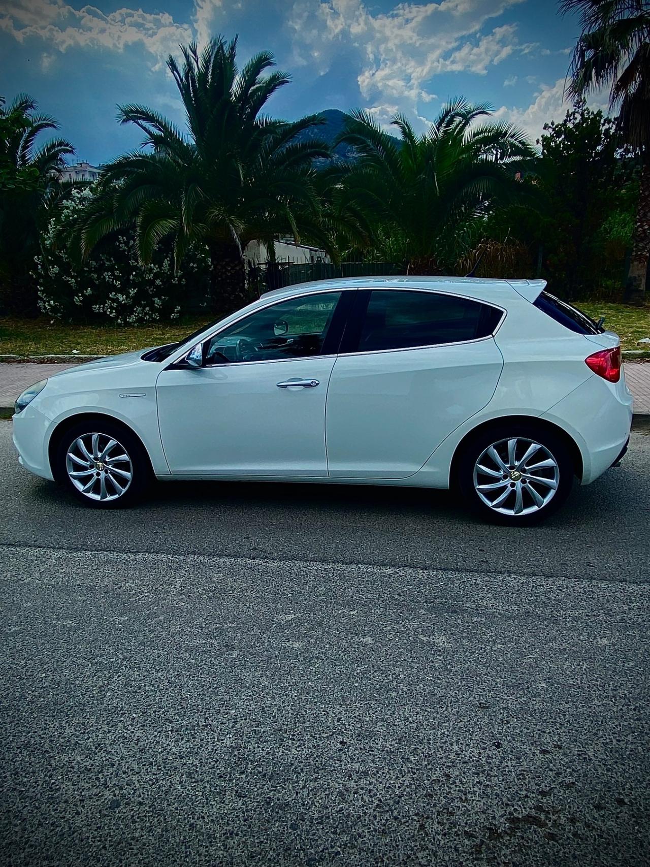 Alfa Romeo Giulietta 1.6 JTDm-2 105 CV Distinctive