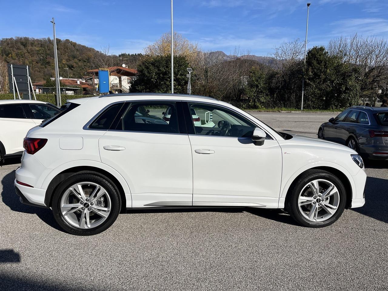 AUDI Q3 35 2000 TDI 150 CV S.TRONIC S.LINE