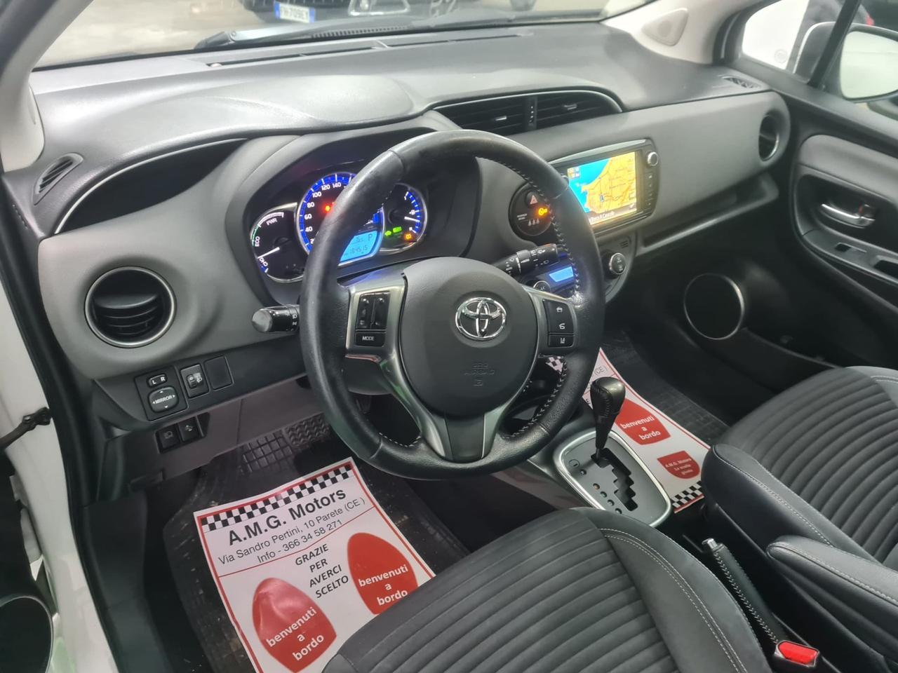 Toyota Yaris 1.5 Hybrid 5 porte by Glamour